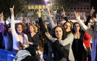 644758_563069113717262_173067769_n-700x441