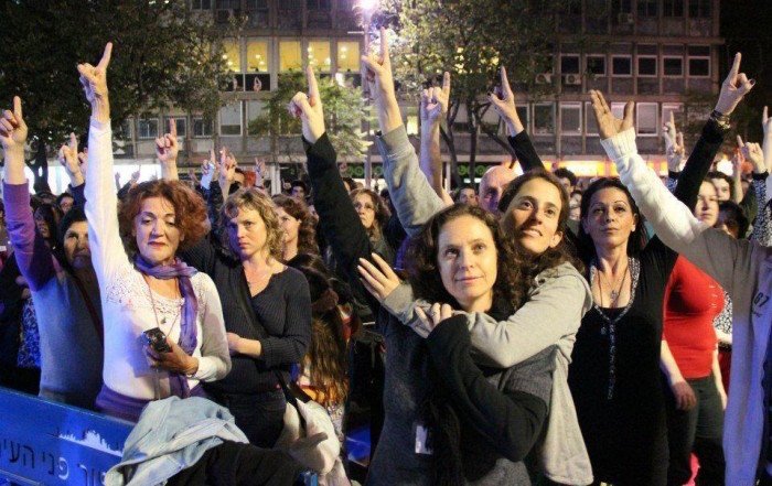 644758_563069113717262_173067769_n-700x441